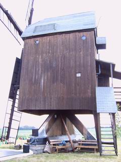 Bockwindmühle Danstedt - Seitenansicht